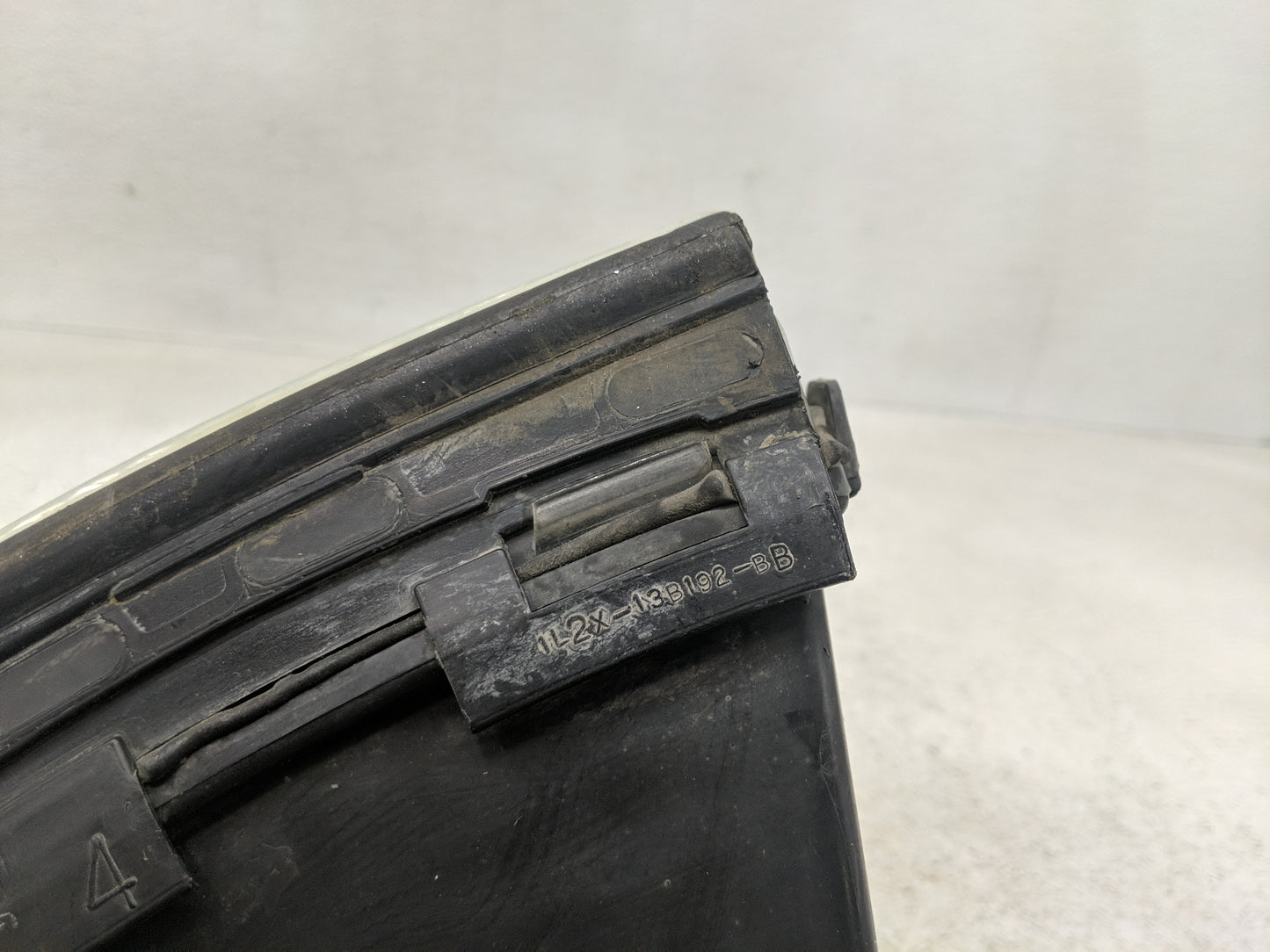 2002 Mercury Mountaineer Passenger Right Oem Head Light Headlight Lamp - Oemusedautoparts1.com