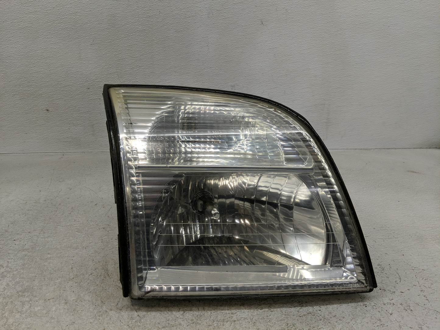 2002 Mercury Mountaineer Passenger Right Oem Head Light Headlight Lamp - Oemusedautoparts1.com