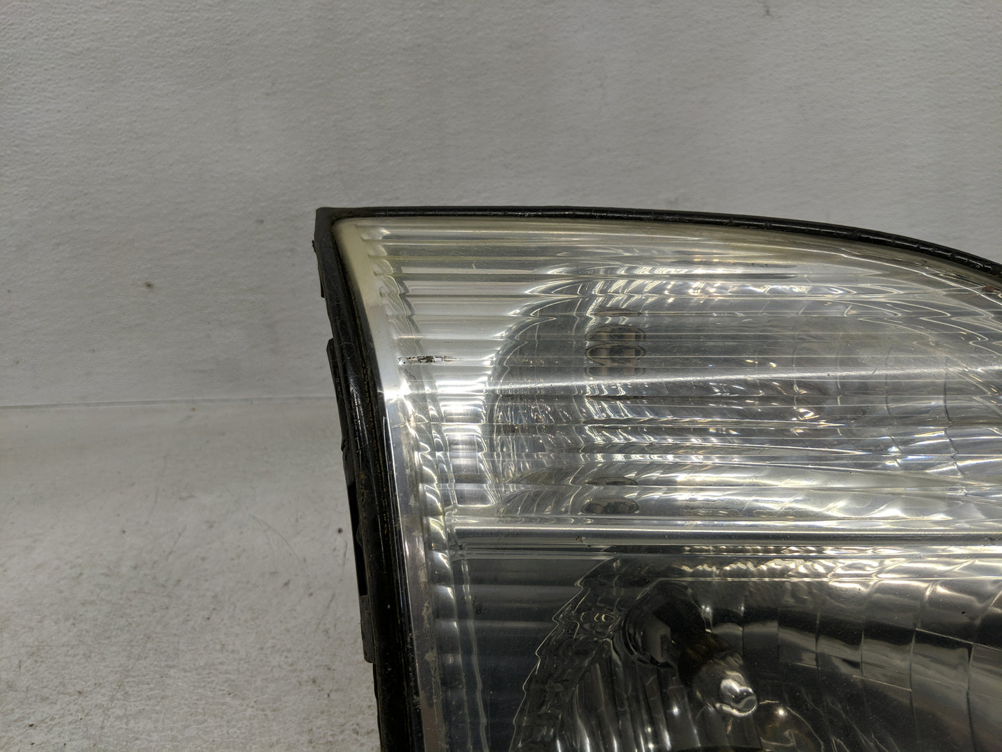 2002 Mercury Mountaineer Passenger Right Oem Head Light Headlight Lamp - Oemusedautoparts1.com