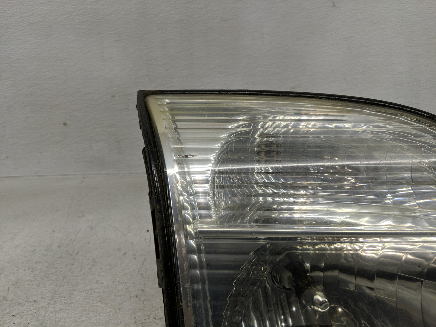 2002 Mercury Mountaineer Passenger Right Oem Head Light Headlight Lamp - Oemusedautoparts1.com
