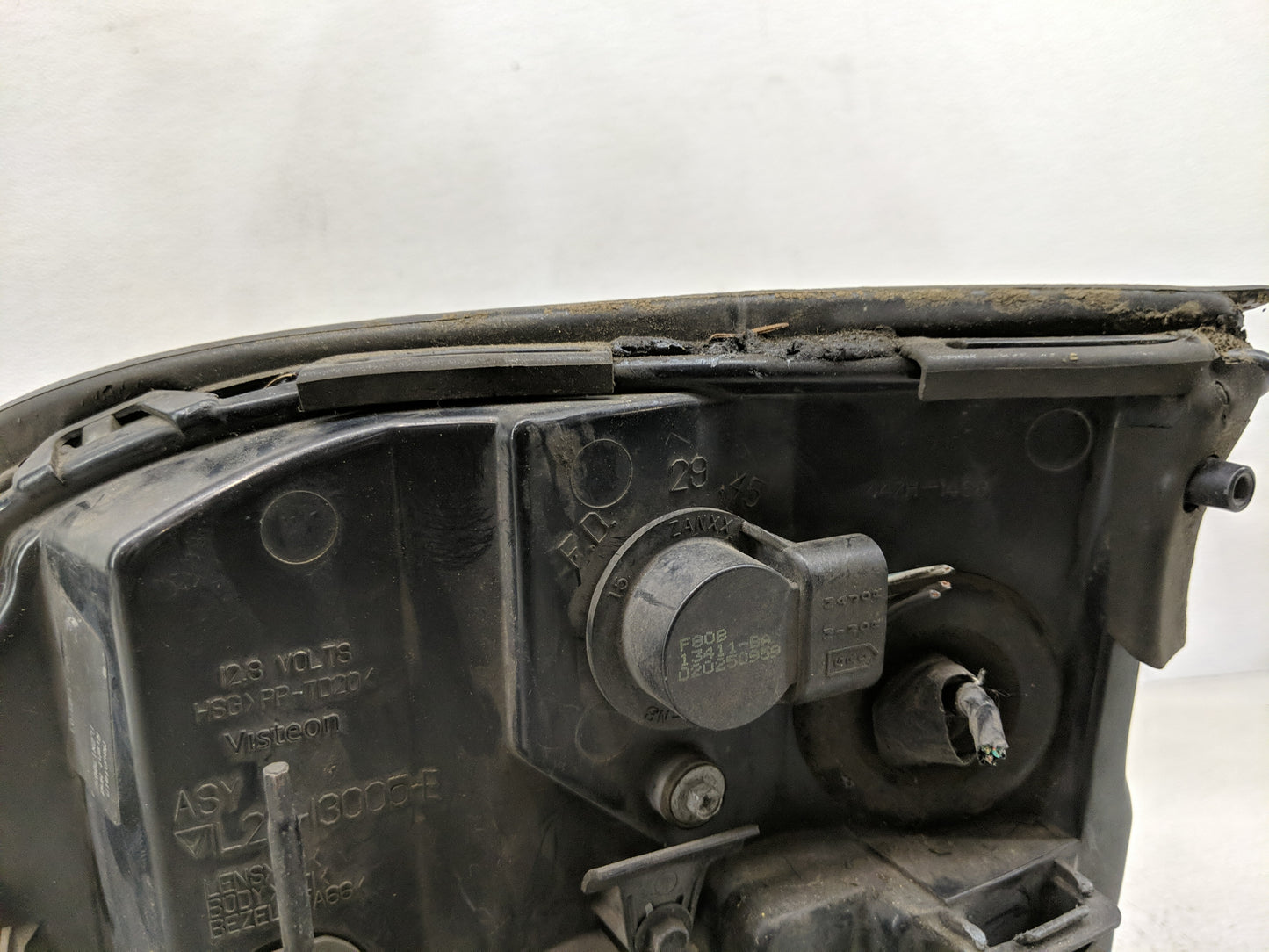 2002 Mercury Mountaineer Passenger Right Oem Head Light Headlight Lamp - Oemusedautoparts1.com