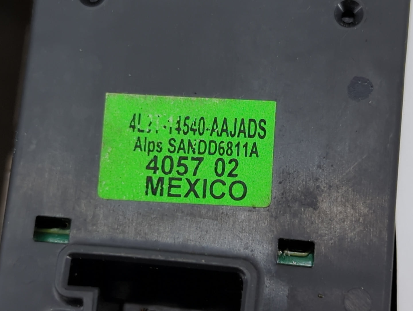 2004-2005 Mercury Mountaineer Master Power Window Switch Replacement Driver Side Left P/N:4L2T-14540-AAJADS SANDD6811A Fits 