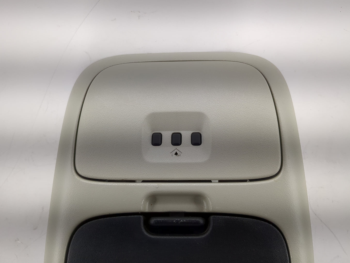 2004 Mercury Mountaineer Overhead Roof Console Light Gray - Oemusedautoparts1.com