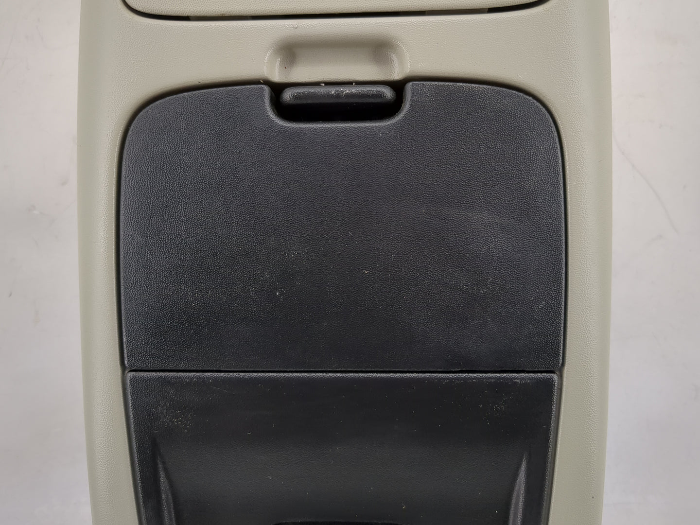 2004 Mercury Mountaineer Overhead Roof Console Light Gray - Oemusedautoparts1.com