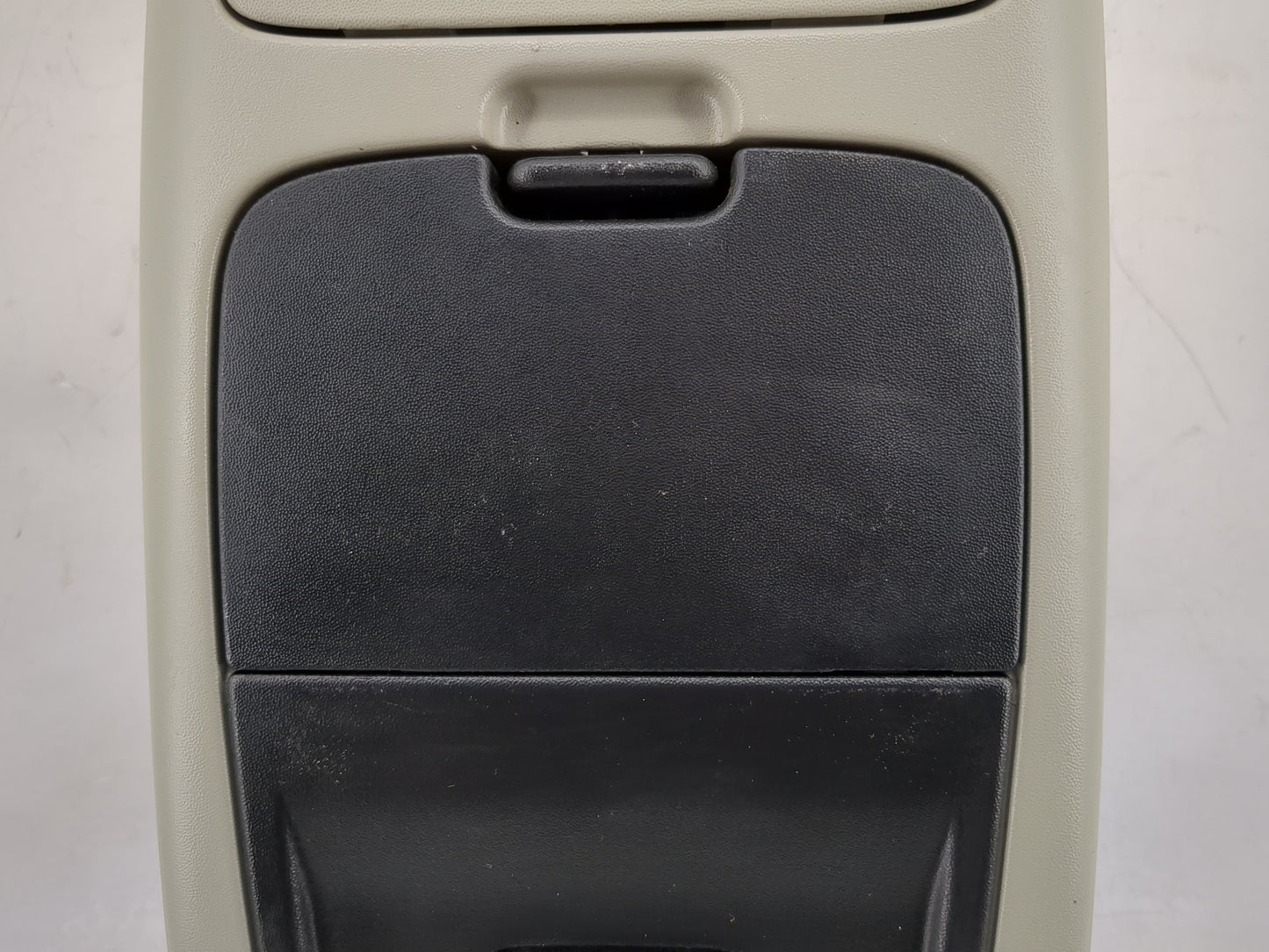 2004 Mercury Mountaineer Overhead Roof Console Light Gray - Oemusedautoparts1.com