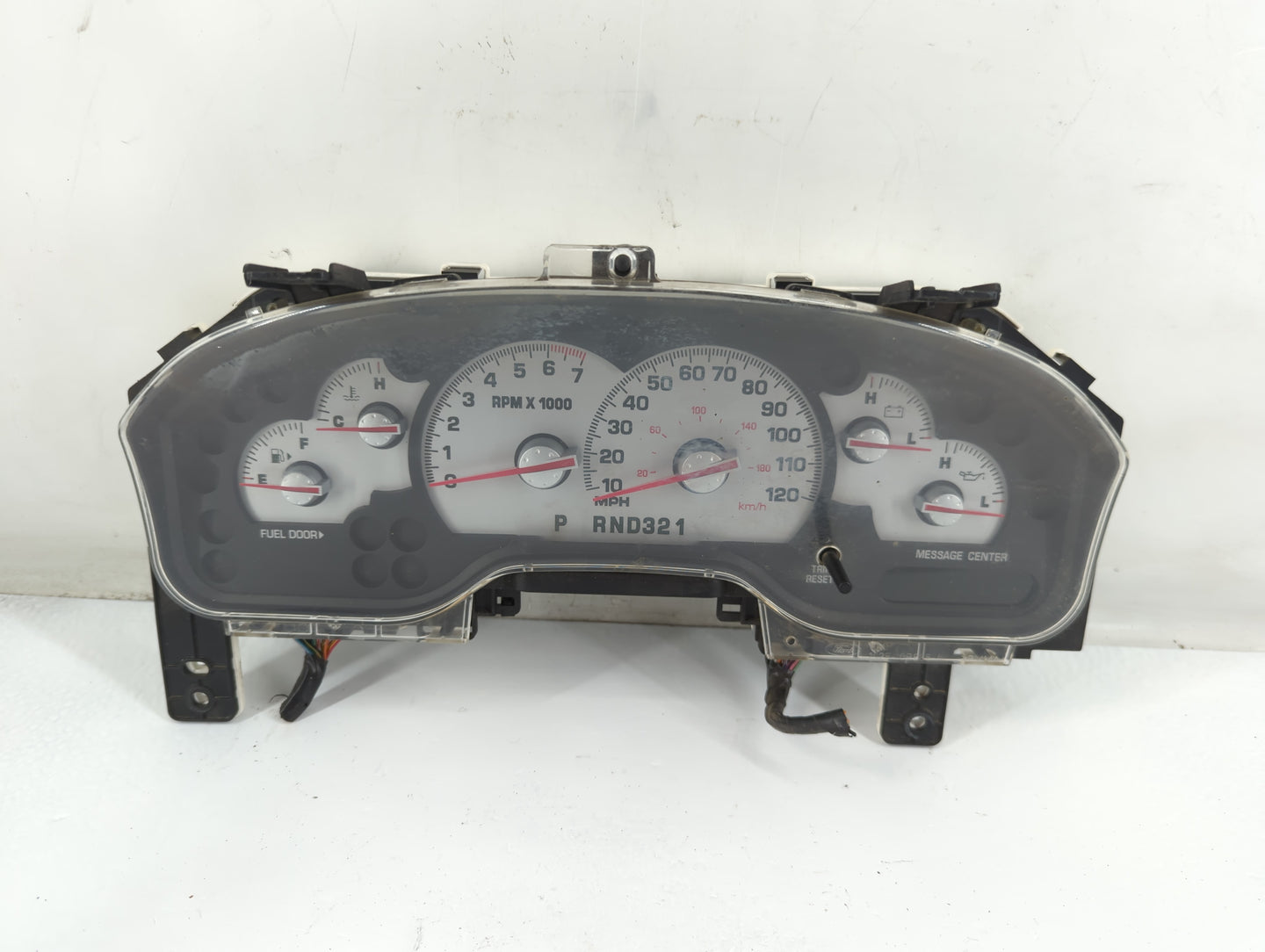 2004-2005 Mercury Mountaineer Instrument Cluster Speedometer Gauges Fits Fits 2004 2005 OEM Used Auto Parts - Oemusedautopar