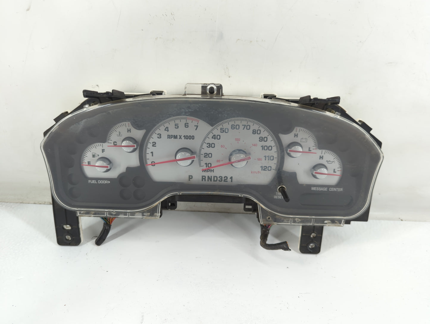 2004-2005 Mercury Mountaineer Instrument Cluster Speedometer Gauges Fits Fits 2004 2005 OEM Used Auto Parts - Oemusedautopar