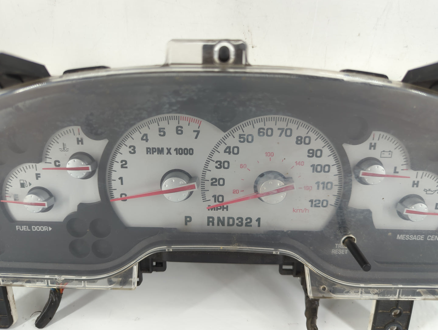 2004-2005 Mercury Mountaineer Instrument Cluster Speedometer Gauges Fits Fits 2004 2005 OEM Used Auto Parts - Oemusedautopar