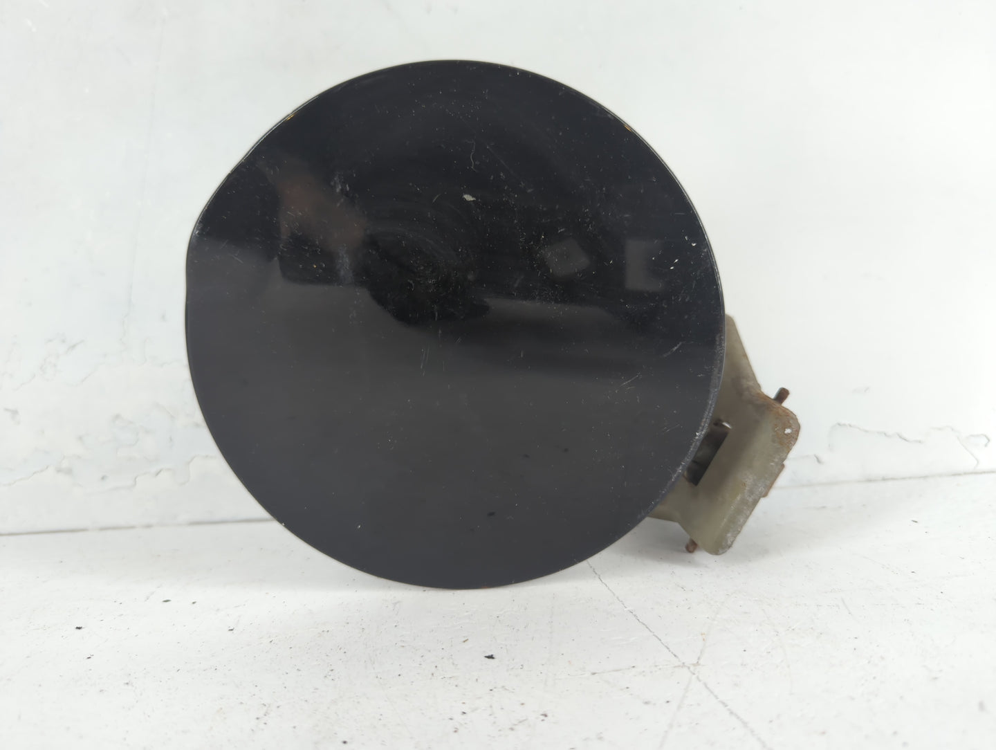 2004 Mercury Mountaineer Fuel Tank Door Lid Gas Tank Black - Oemusedautoparts1.com