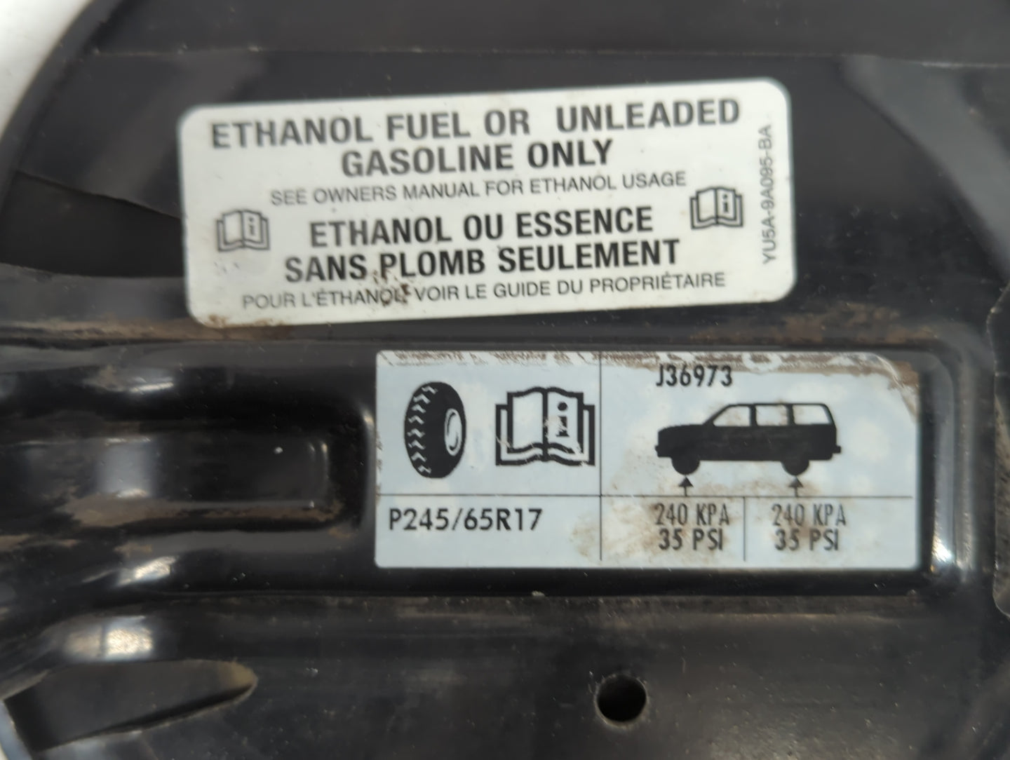 2004 Mercury Mountaineer Fuel Tank Door Lid Gas Tank Black - Oemusedautoparts1.com