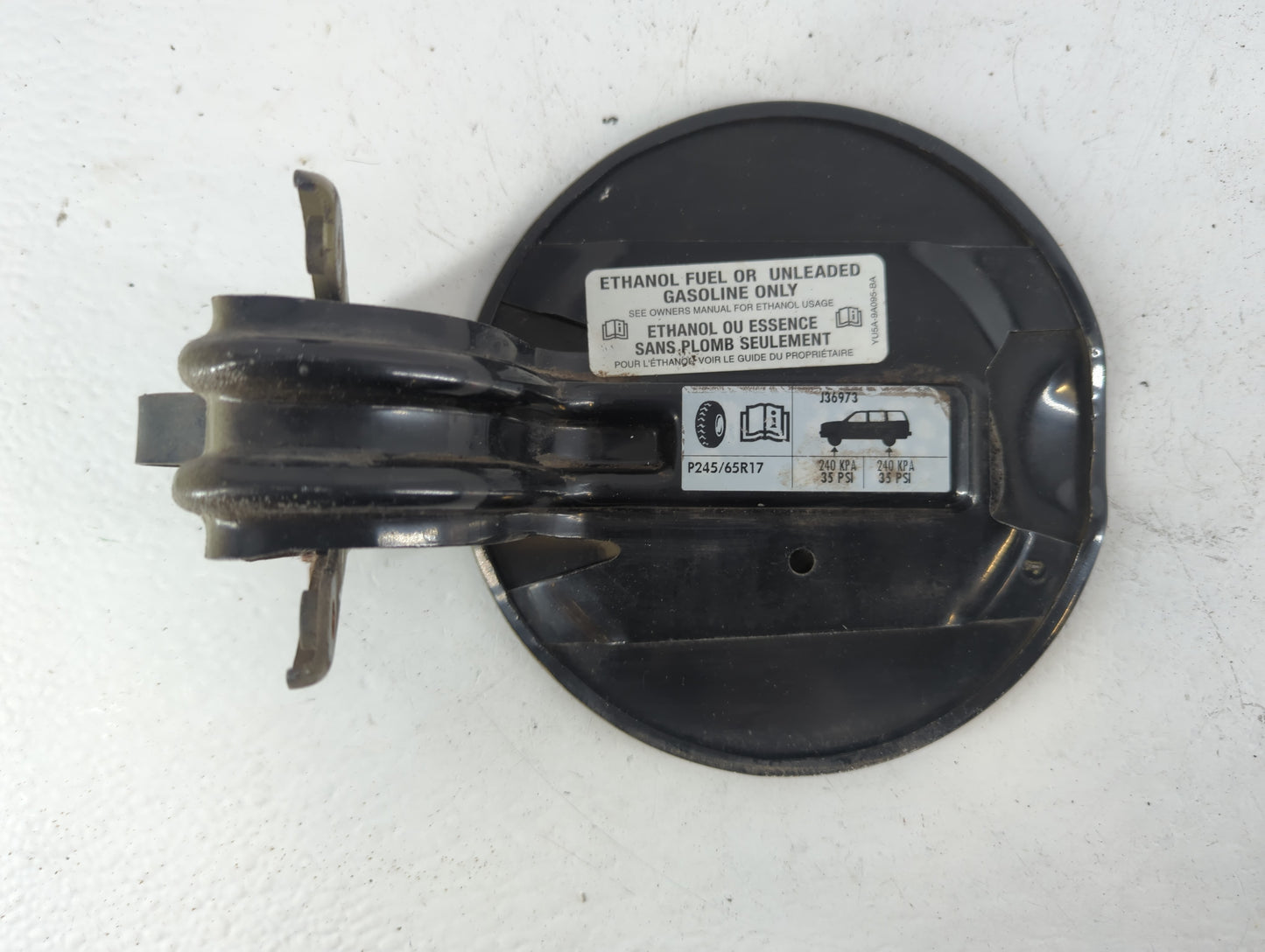 2004 Mercury Mountaineer Fuel Tank Door Lid Gas Tank Black - Oemusedautoparts1.com