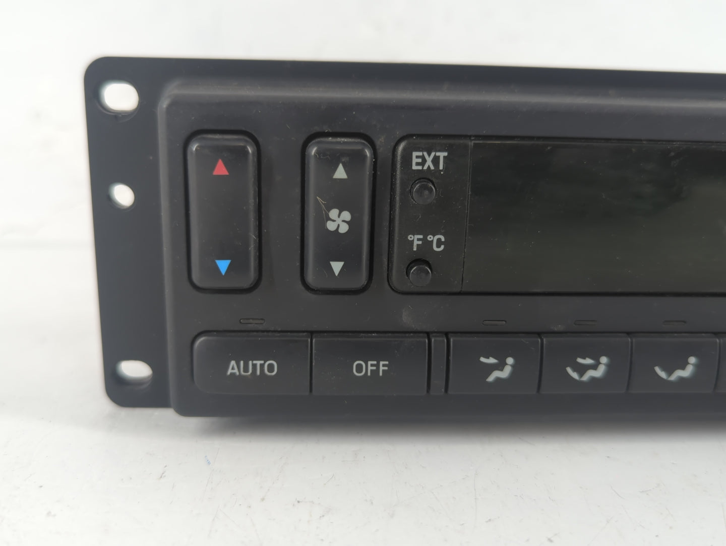 2002-2005 Mercury Mountaineer Climate Control Module Temperature AC/Heater Replacement P/N:4L24-18C612-AB Fits OEM Used Auto