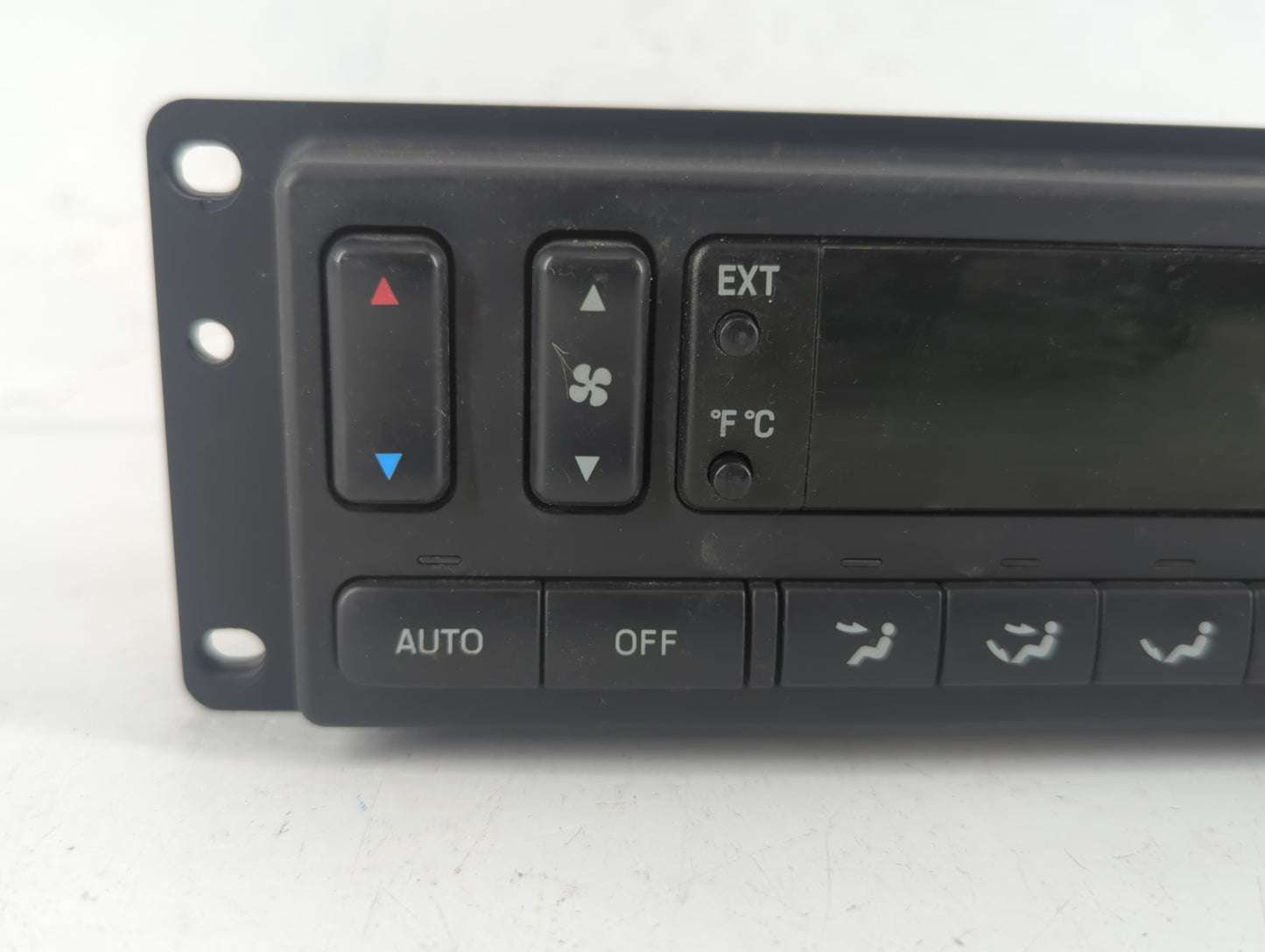 2002-2005 Mercury Mountaineer Climate Control Module Temperature AC/Heater Replacement P/N:4L24-18C612-AB Fits OEM Used Auto