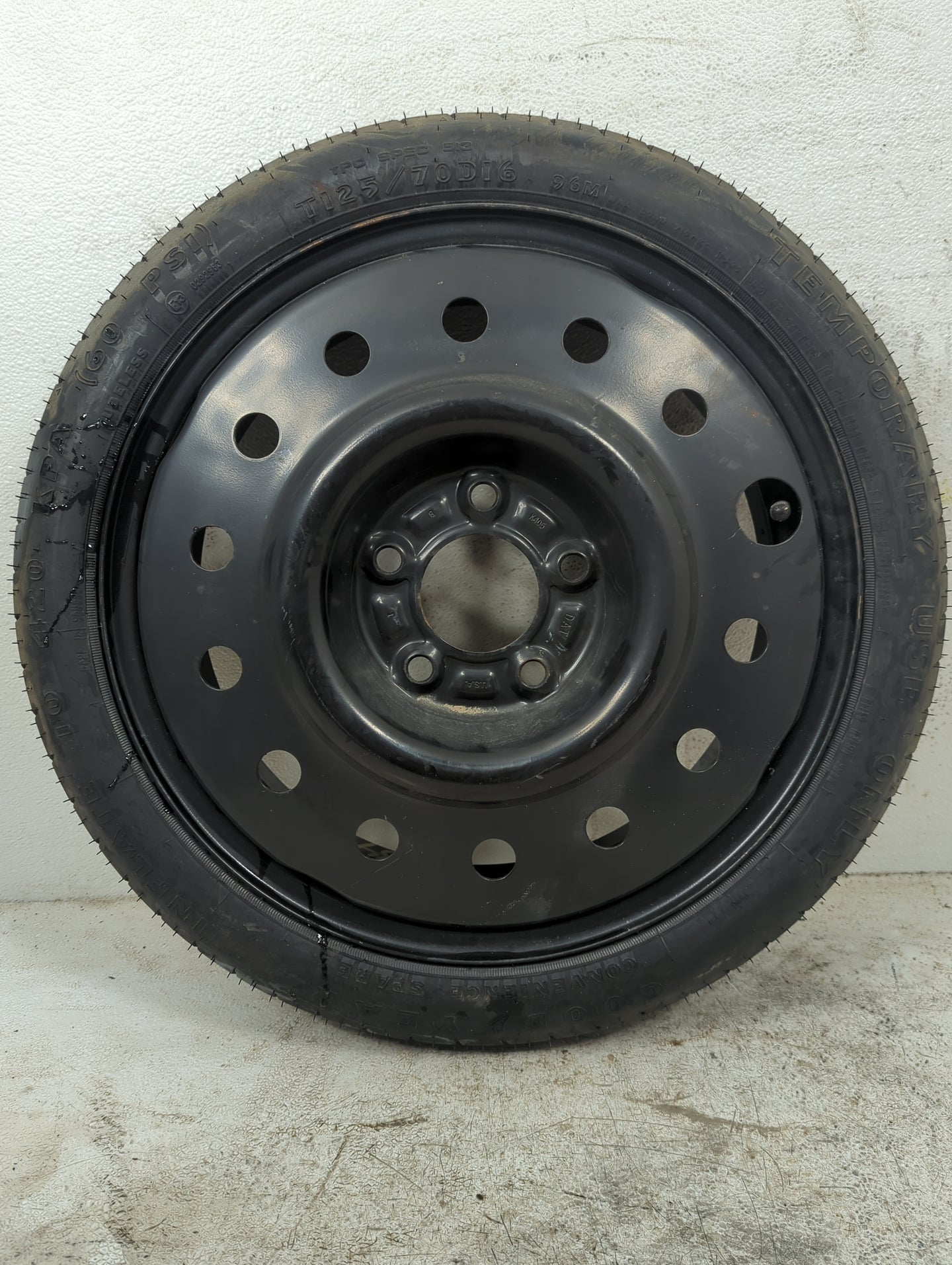 2004 Mercury Grand Marquis (79 & Up) Grandm Spare Donut Tire Wheel Rim Oem - Oemusedautoparts1.com