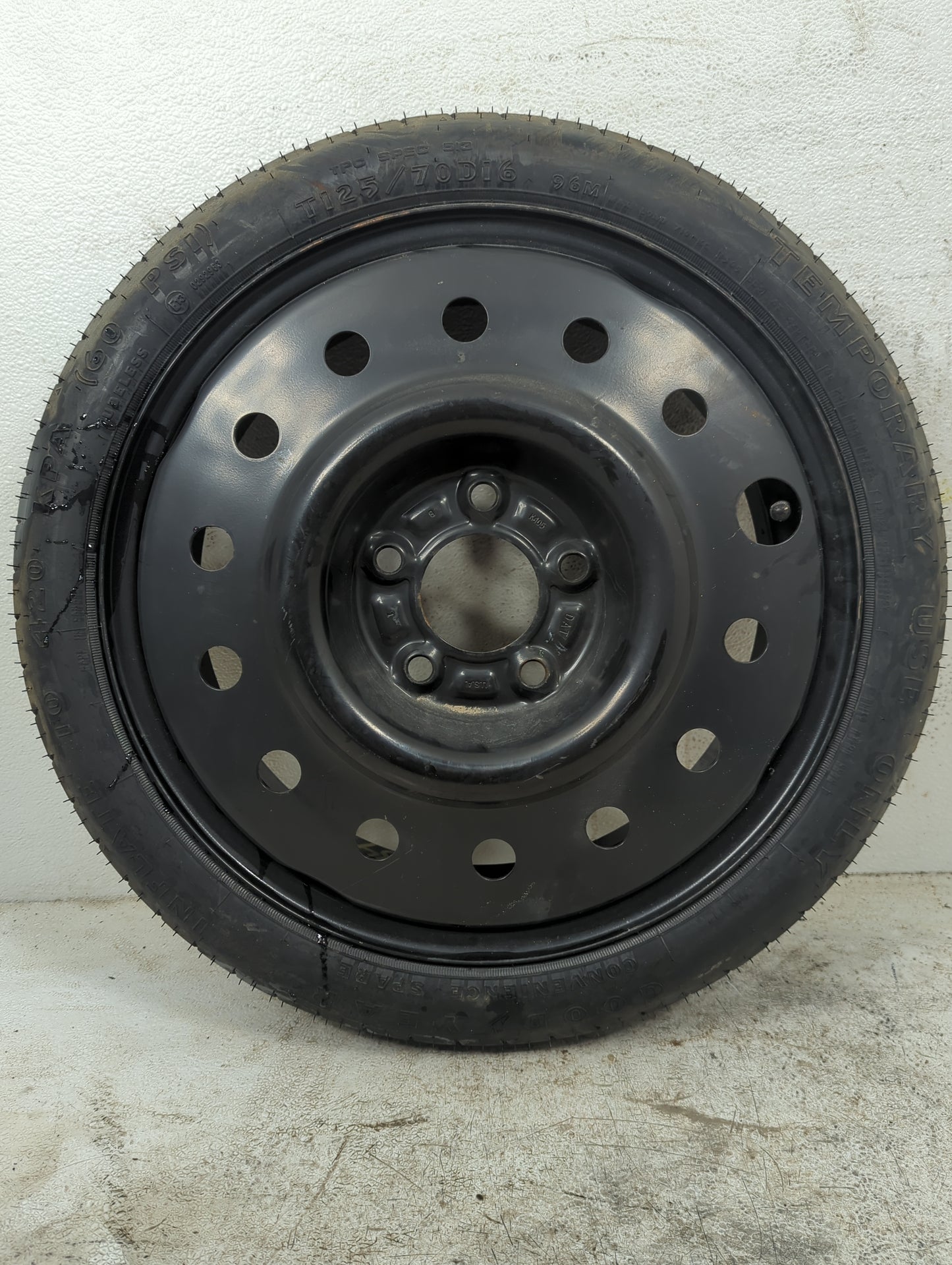 2004 Mercury Grand Marquis (79 & Up) Grandm Spare Donut Tire Wheel Rim Oem - Oemusedautoparts1.com
