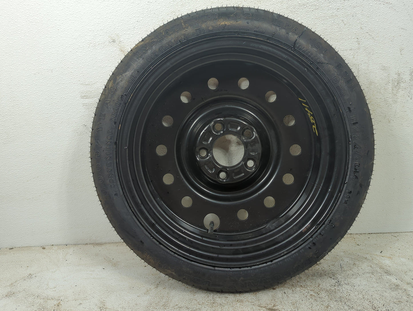 2004 Mercury Grand Marquis (79 & Up) Grandm Spare Donut Tire Wheel Rim Oem - Oemusedautoparts1.com