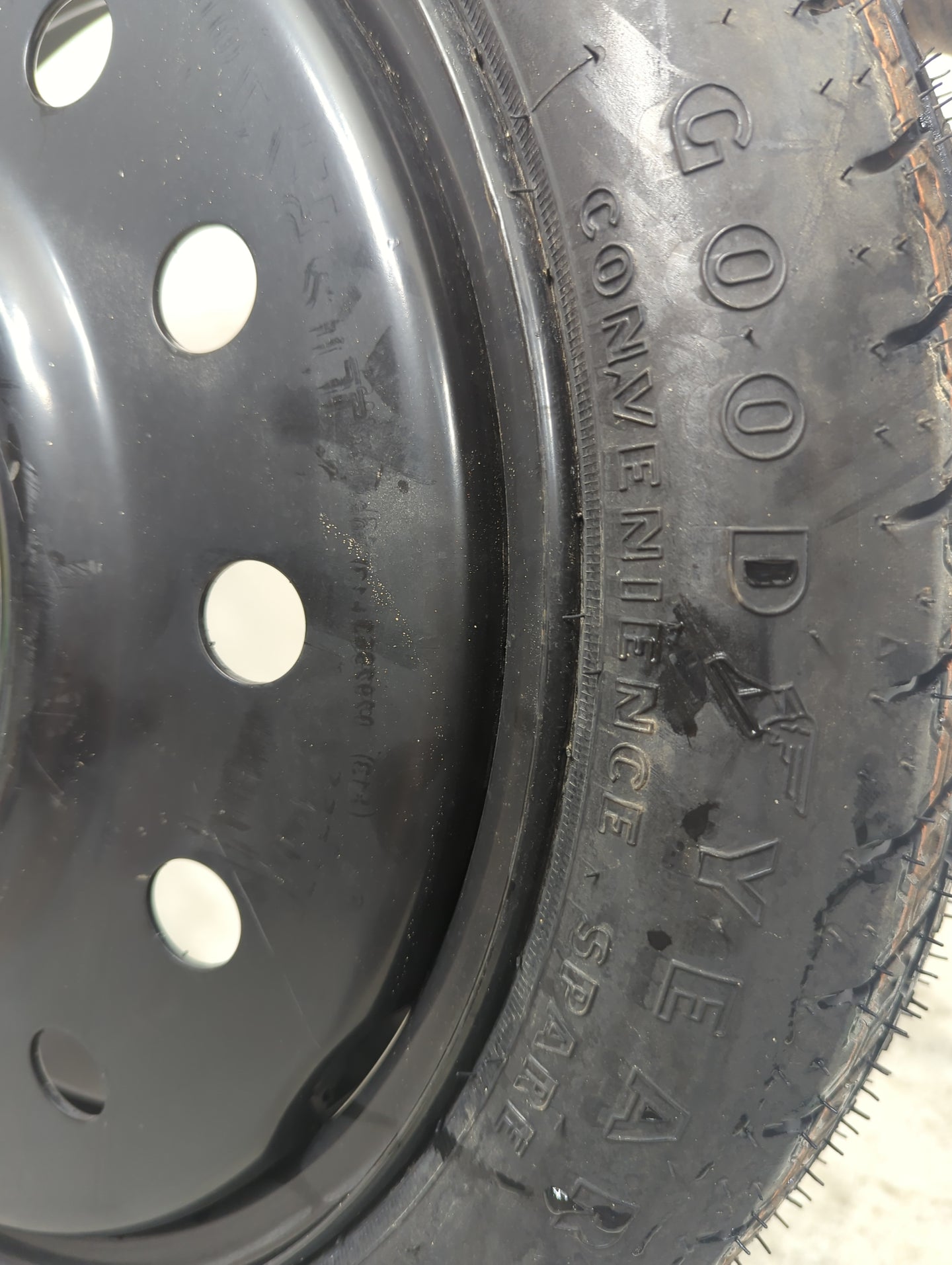 2004 Mercury Grand Marquis (79 & Up) Grandm Spare Donut Tire Wheel Rim Oem - Oemusedautoparts1.com