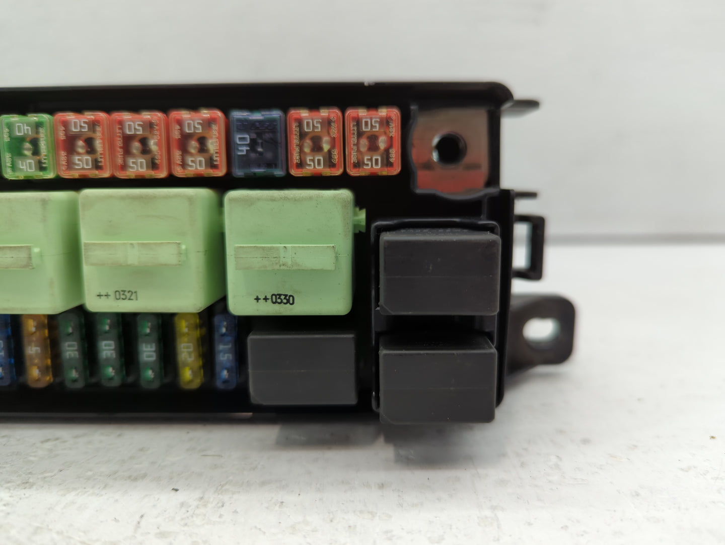 2004 Mini Cooper Fusebox Fuse Box Panel Relay Module P/N:6906604-02 Fits OEM Used Auto Parts - Oemusedautoparts1.com