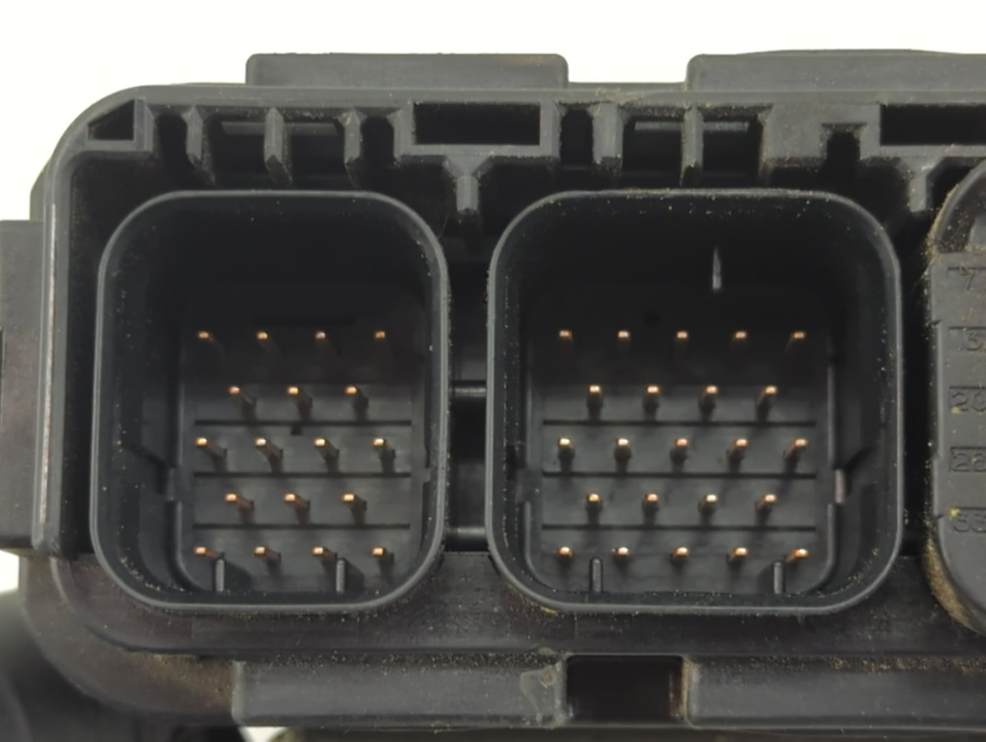 2004 Mitsubishi Endeavor PCM Engine Control Computer ECU ECM PCU OEM P/N:E6T38175 L021 MN132652 Fits OEM Used Auto Parts - O