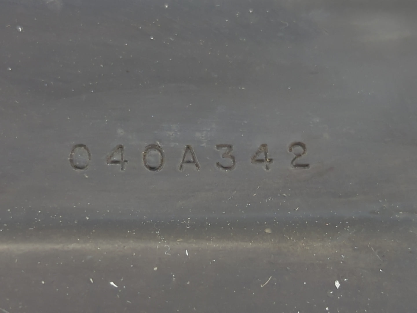2004 Mitsubishi Endeavor Fuel Vapor Charcoal Canister - Oemusedautoparts1.com