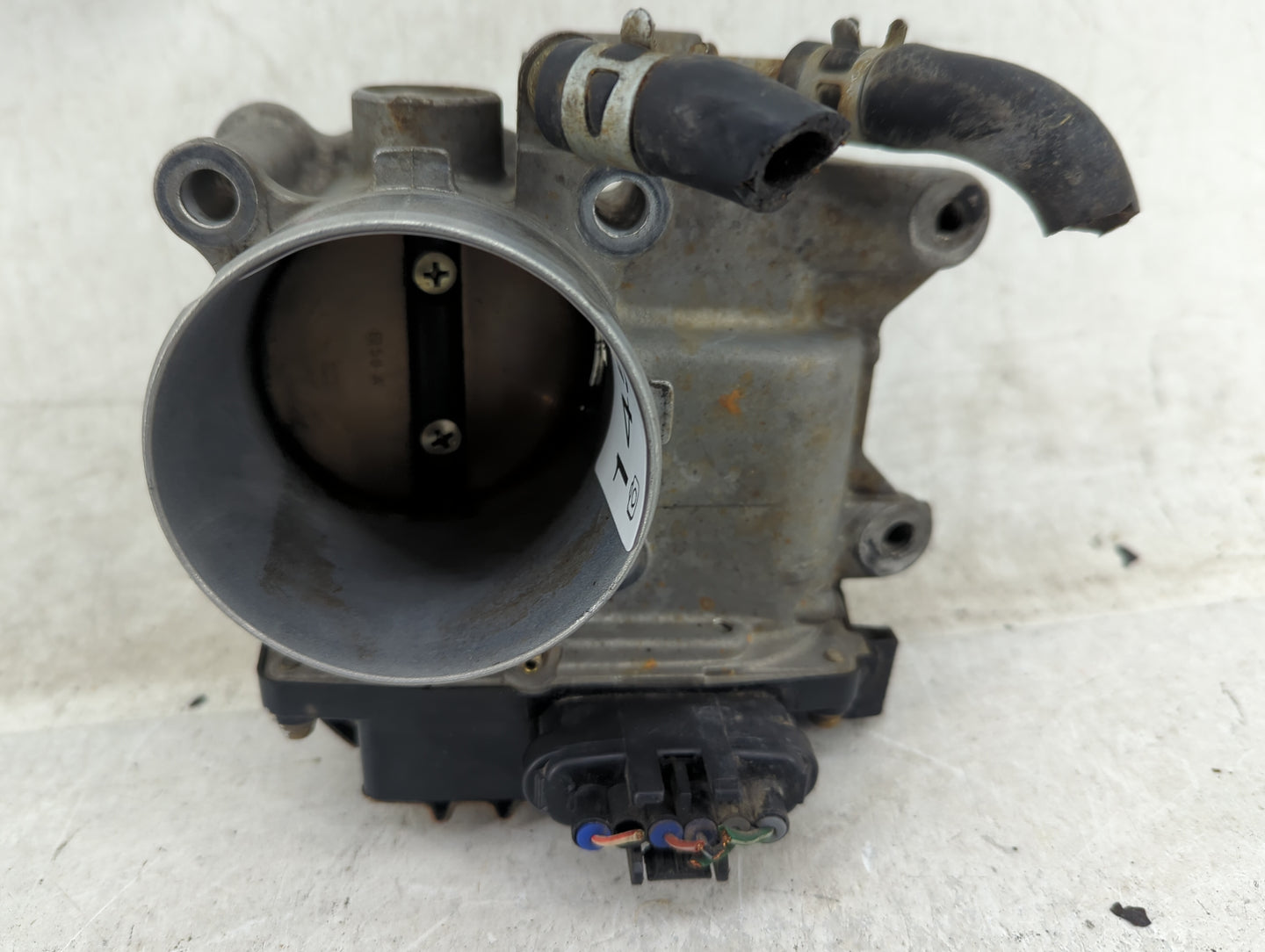 2004-2011 Mitsubishi Endeavor Throttle Body Fits Fits 2004 2005 2006 2007 2008 2009 2010 2011 OEM Used Auto Parts - Oemuseda