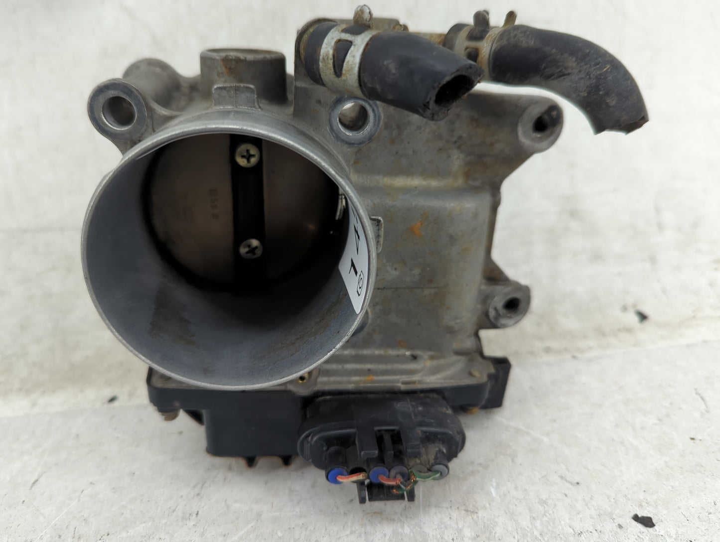 2004-2011 Mitsubishi Endeavor Throttle Body Fits Fits 2004 2005 2006 2007 2008 2009 2010 2011 OEM Used Auto Parts - Oemuseda
