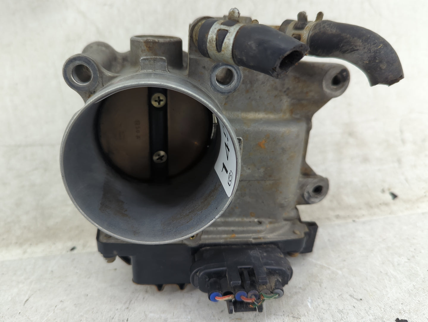 2004-2011 Mitsubishi Endeavor Throttle Body Fits Fits 2004 2005 2006 2007 2008 2009 2010 2011 OEM Used Auto Parts - Oemuseda
