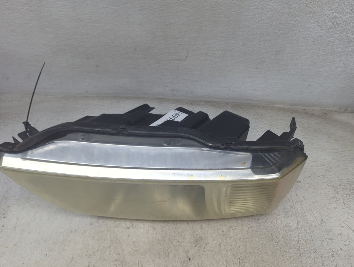 2004 Mitsubishi Endeavor Passenger Right Oem Head Light Headlight Lamp - Oemusedautoparts1.com