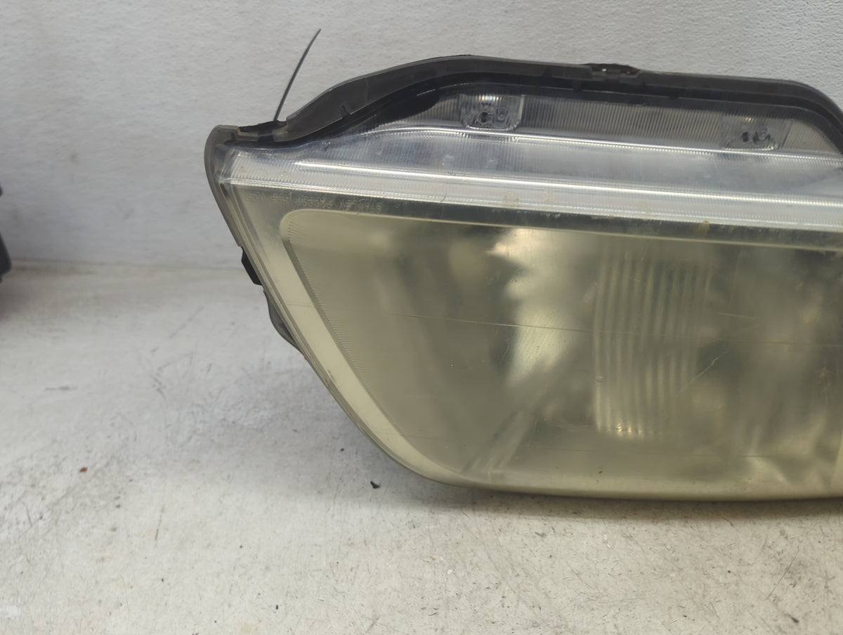 2004 Mitsubishi Endeavor Passenger Right Oem Head Light Headlight Lamp - Oemusedautoparts1.com