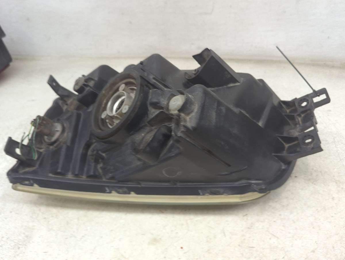 2004 Mitsubishi Endeavor Passenger Right Oem Head Light Headlight Lamp - Oemusedautoparts1.com