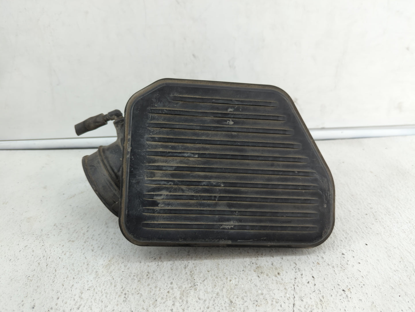 2004 Mitsubishi Galant Air Cleaner Intake Duct Hose Tube - Oemusedautoparts1.com