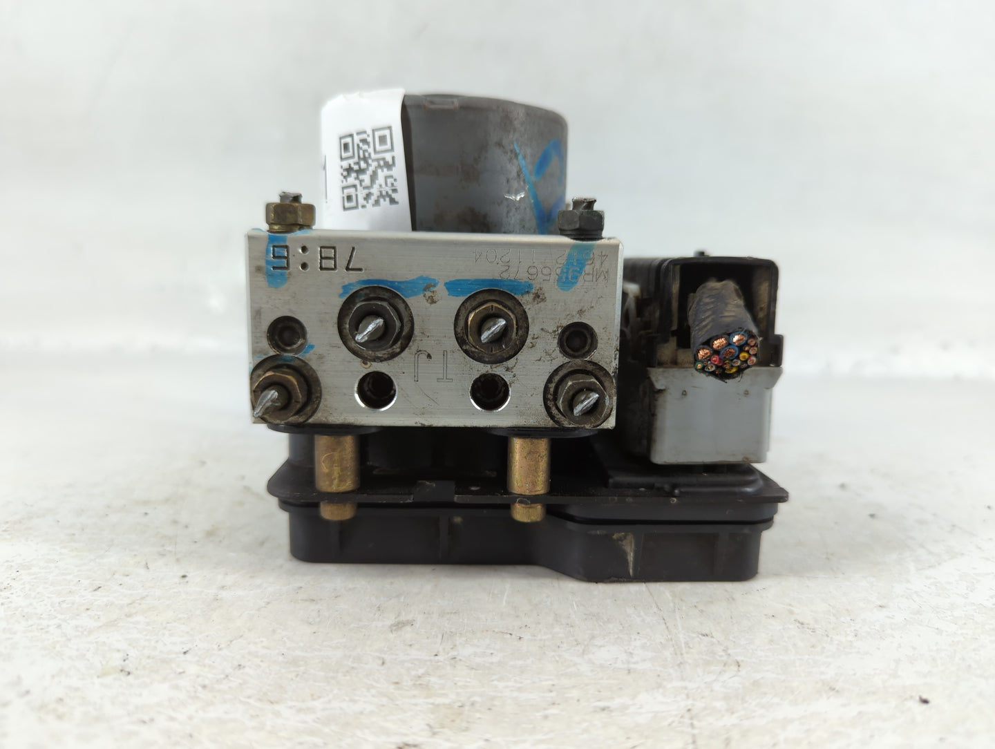 2004-2006 Mitsubishi Galant ABS Pump Control Module Replacement P/N:4612 11204 MR955672 Fits Fits 2004 2005 2006 OEM Used Au