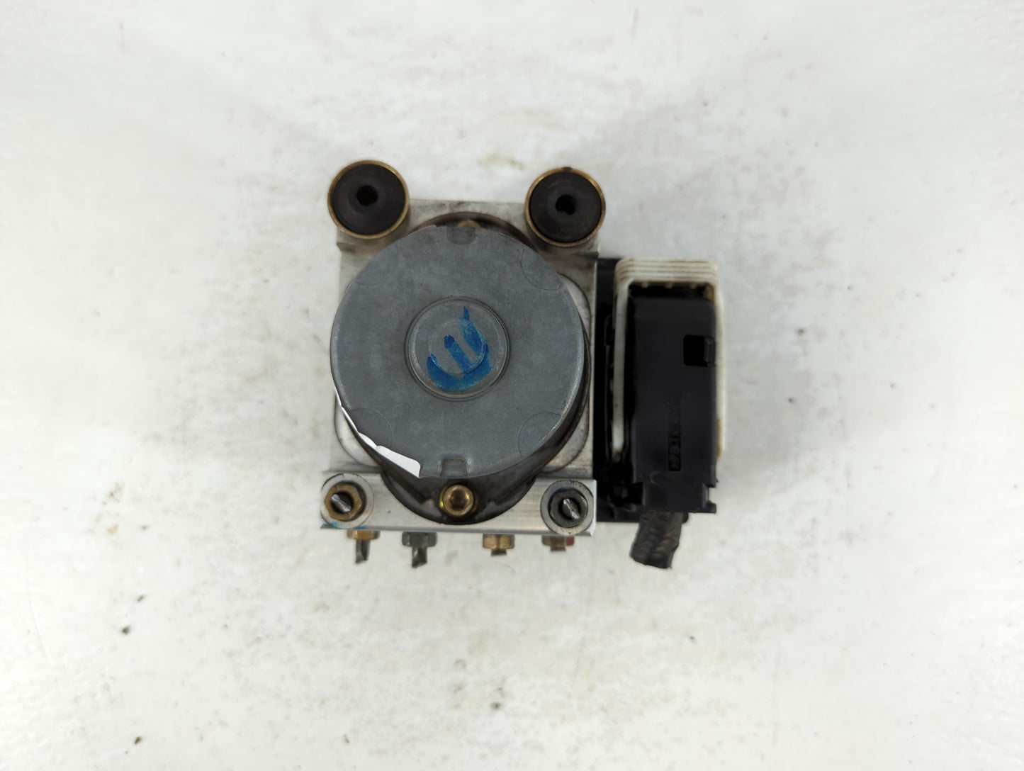 2004-2006 Mitsubishi Galant ABS Pump Control Module Replacement P/N:4612 11204 MR955672 Fits Fits 2004 2005 2006 OEM Used Au
