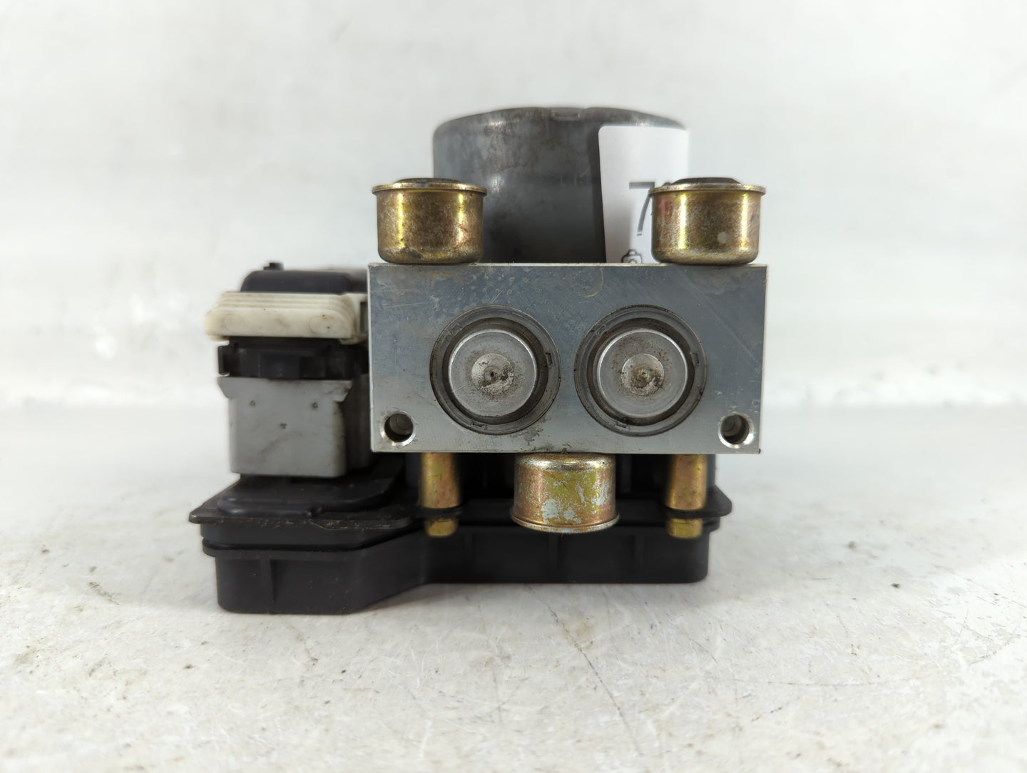 2004-2006 Mitsubishi Galant ABS Pump Control Module Replacement P/N:4612 11204 MR955672 Fits Fits 2004 2005 2006 OEM Used Au