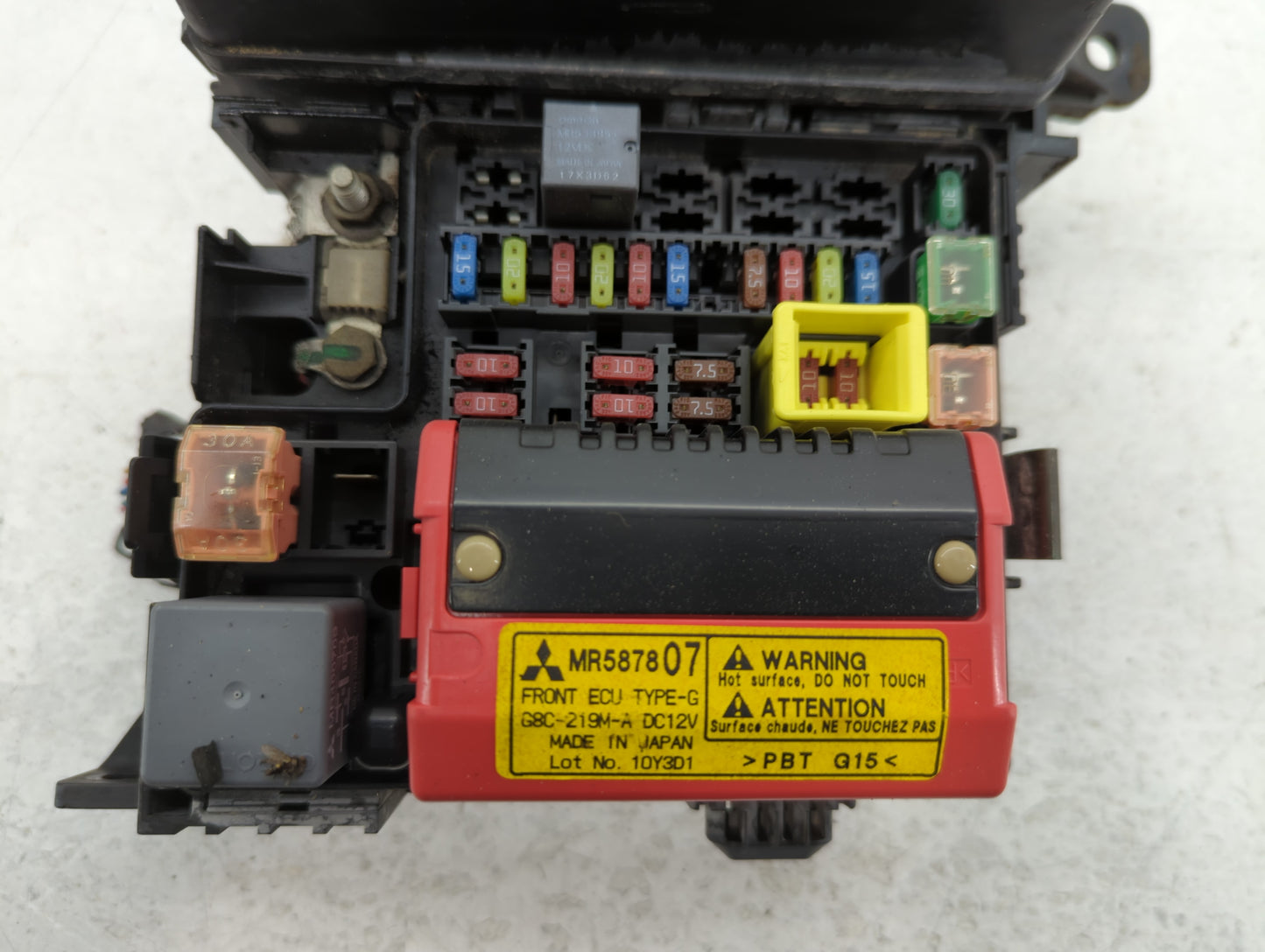 2004 Mitsubishi Galant Fusebox Fuse Box Panel Relay Module P/N:30926-0321 Fits OEM Used Auto Parts - Oemusedautoparts1.com