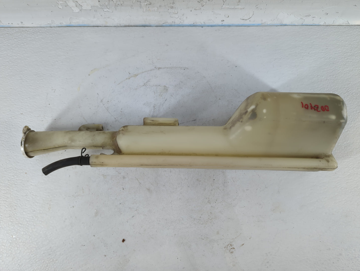 2000 Mitsubishi Galant Radiator Coolant Overflow Expansion Tank Bottle 818516 - Oemusedautoparts1.com