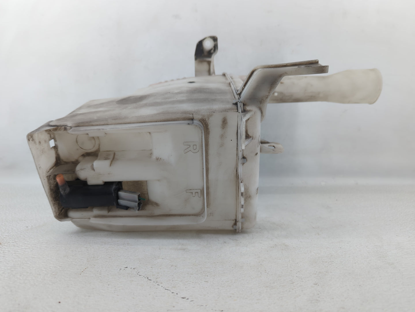 2002-2006 Mitsubishi Lancer Windshield Washer Fluid Reservoir Bottle Oem - Oemusedautoparts1.com