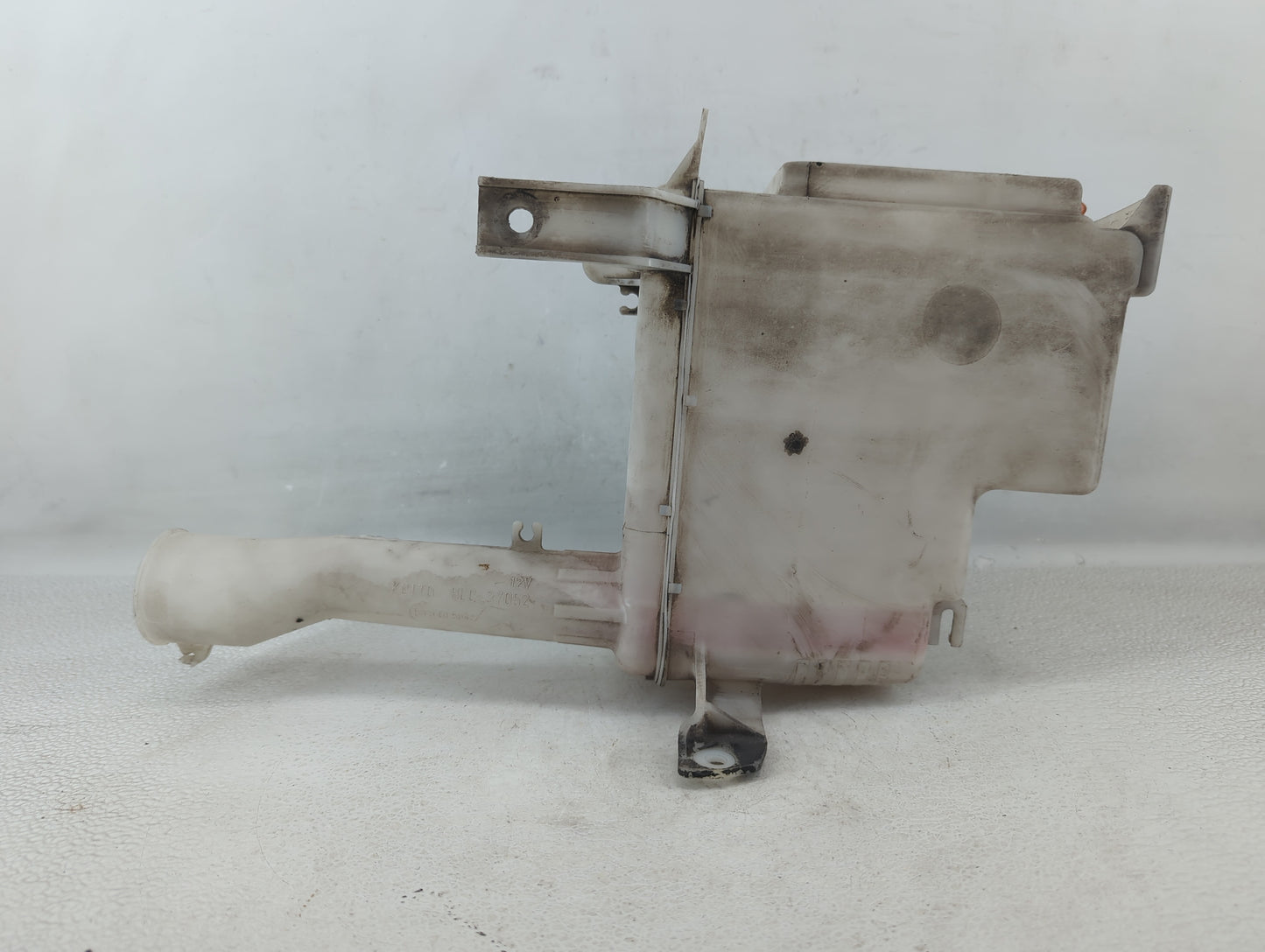 2002-2006 Mitsubishi Lancer Windshield Washer Fluid Reservoir Bottle Oem - Oemusedautoparts1.com