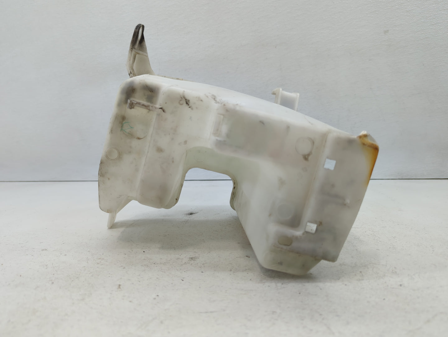 2002-2006 Mitsubishi Lancer Windshield Washer Fluid Reservoir Bottle Oem - Oemusedautoparts1.com