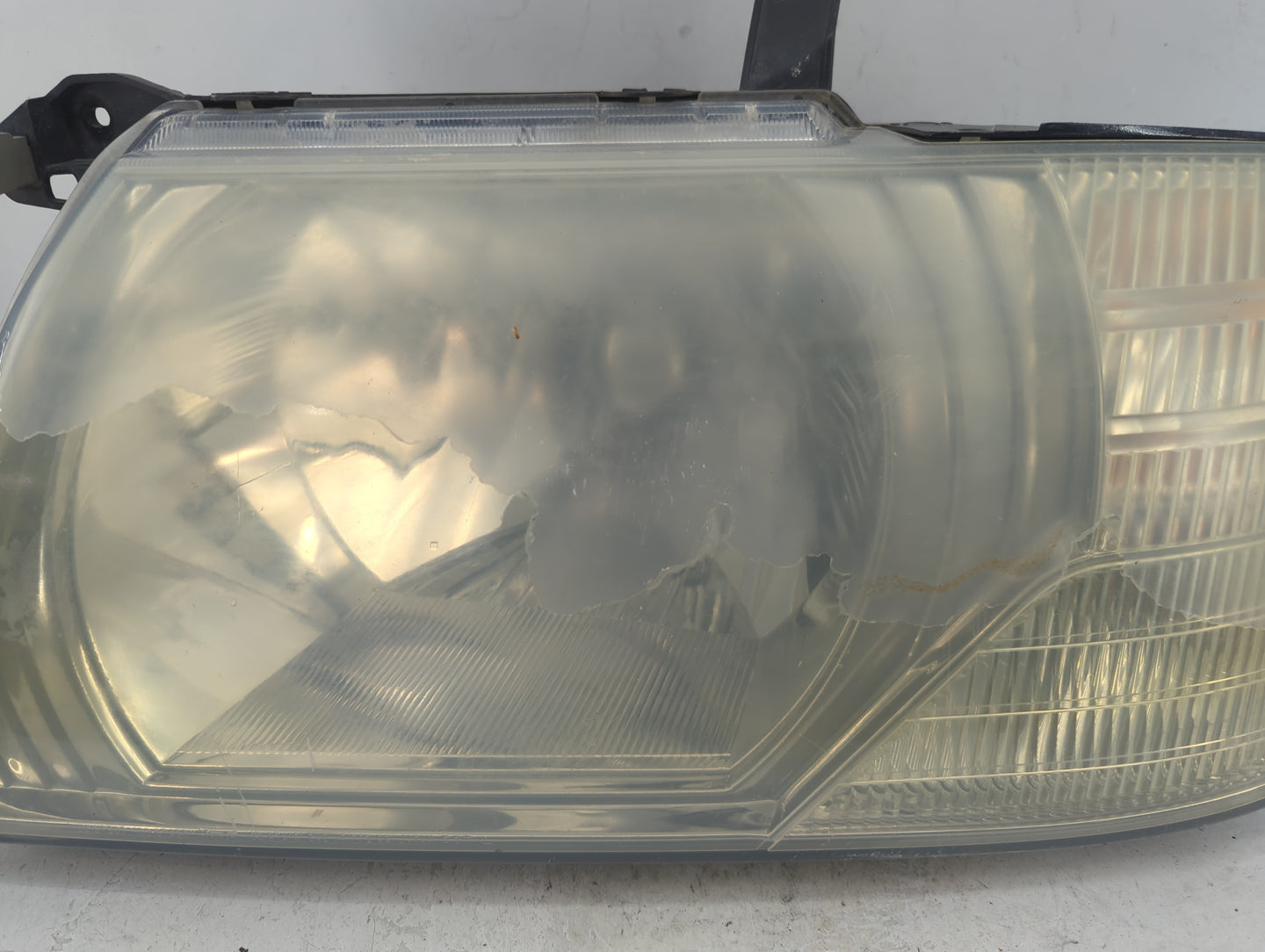 2003-2006 Mitsubishi Montero Driver Left Oem Head Light Headlight Lamp - Oemusedautoparts1.com