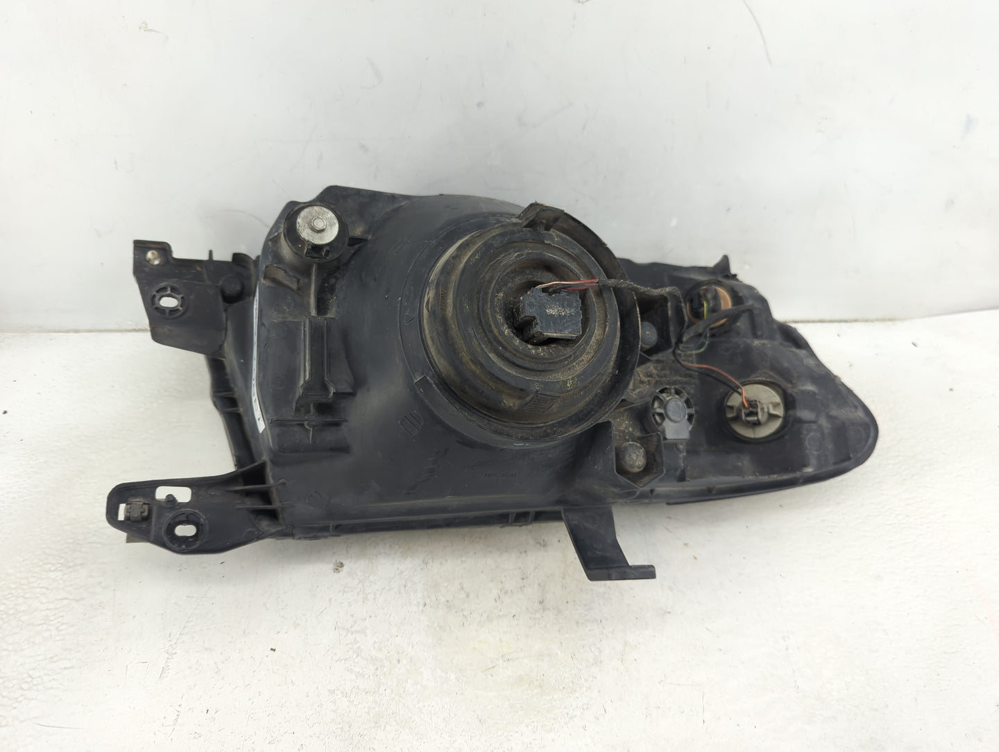 2003-2006 Mitsubishi Montero Driver Left Oem Head Light Headlight Lamp - Oemusedautoparts1.com