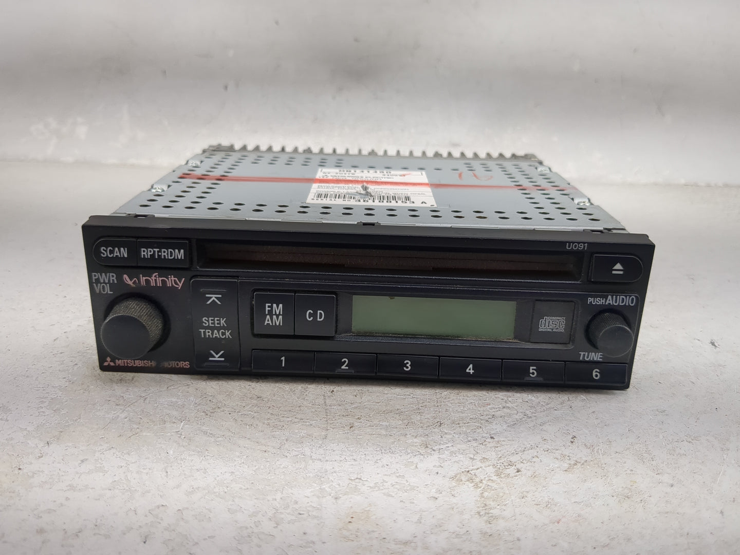 2004 Mitsubishi Outlander Radio AM FM Cd Player Receiver Replacement P/N:MN141490 DZ-2U47W Fits Fits 2005 2006 OEM Used Auto