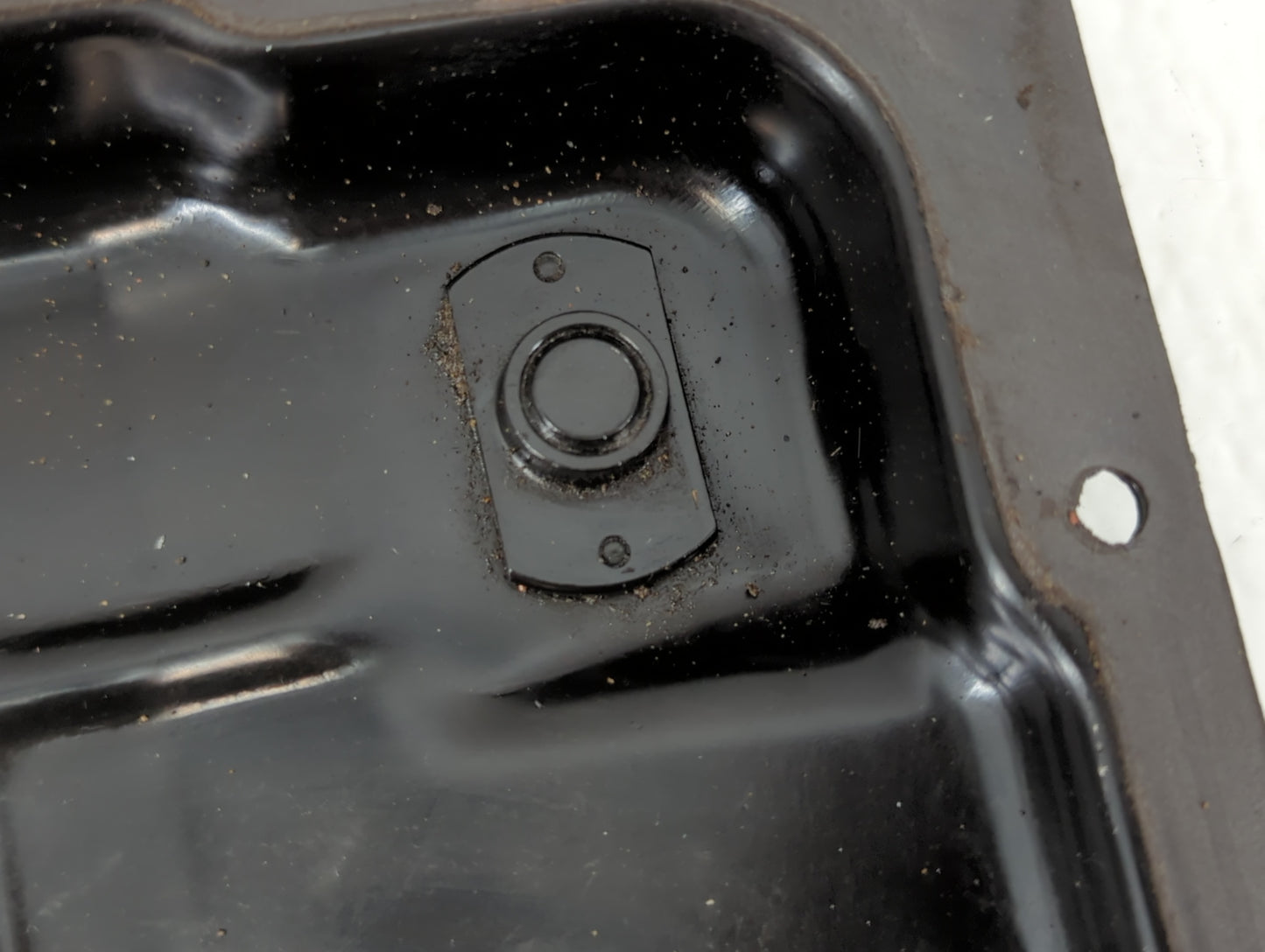 2003-2005 Nissan 350z Engine Oil Pan Fits Fits 2003 2004 2005 OEM Used Auto Parts - Oemusedautoparts1.com