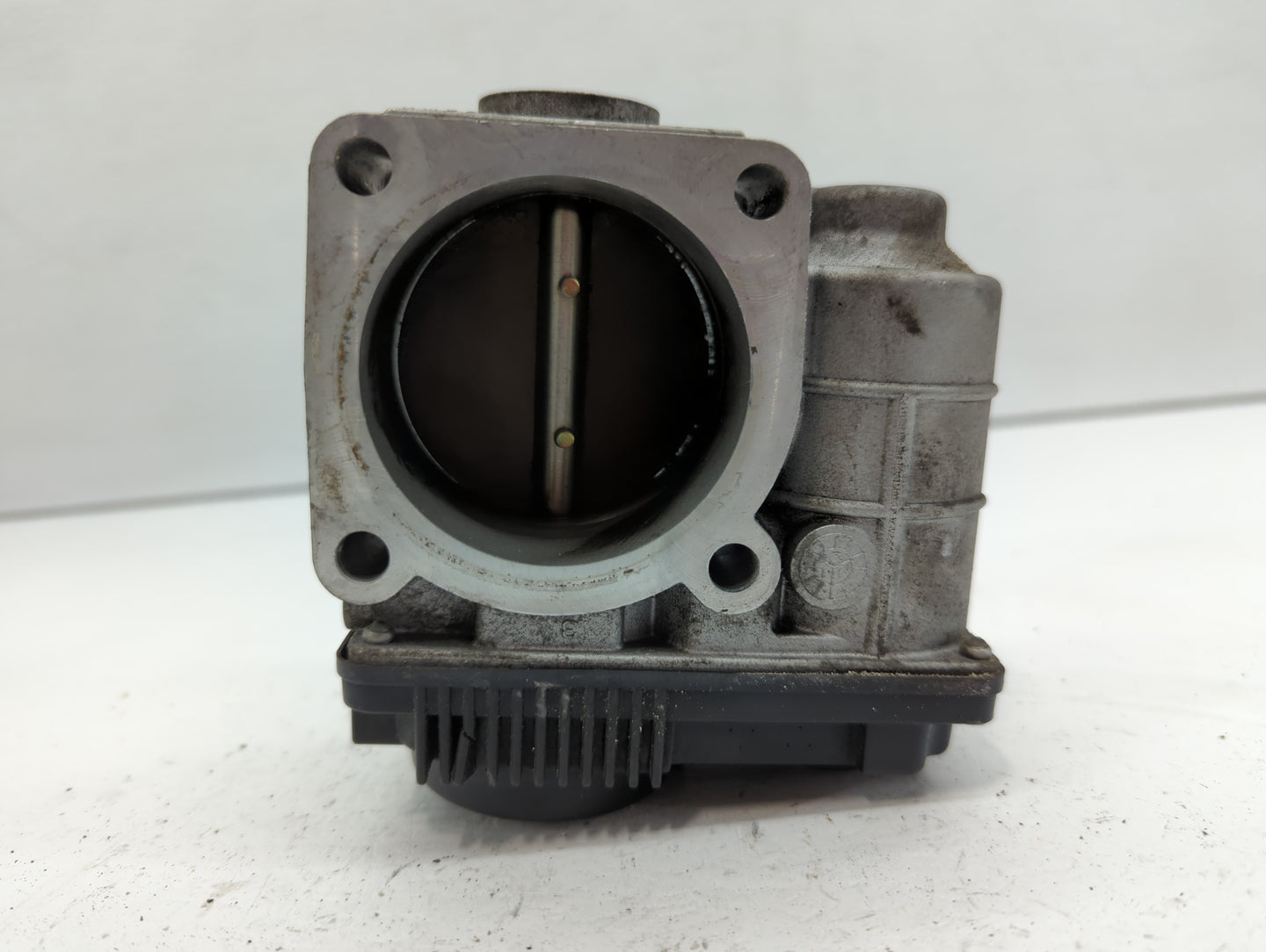 2002-2006 Nissan Altima Throttle Body P/N:SERA576-01 Fits Fits 2002 2003 2004 2005 2006 OEM Used Auto Parts - Oemusedautopar
