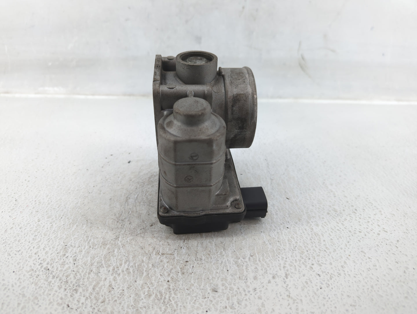 2002-2006 Nissan Altima Throttle Body P/N:RME60-06 Fits Fits 2002 2003 2004 2005 2006 OEM Used Auto Parts - Oemusedautoparts