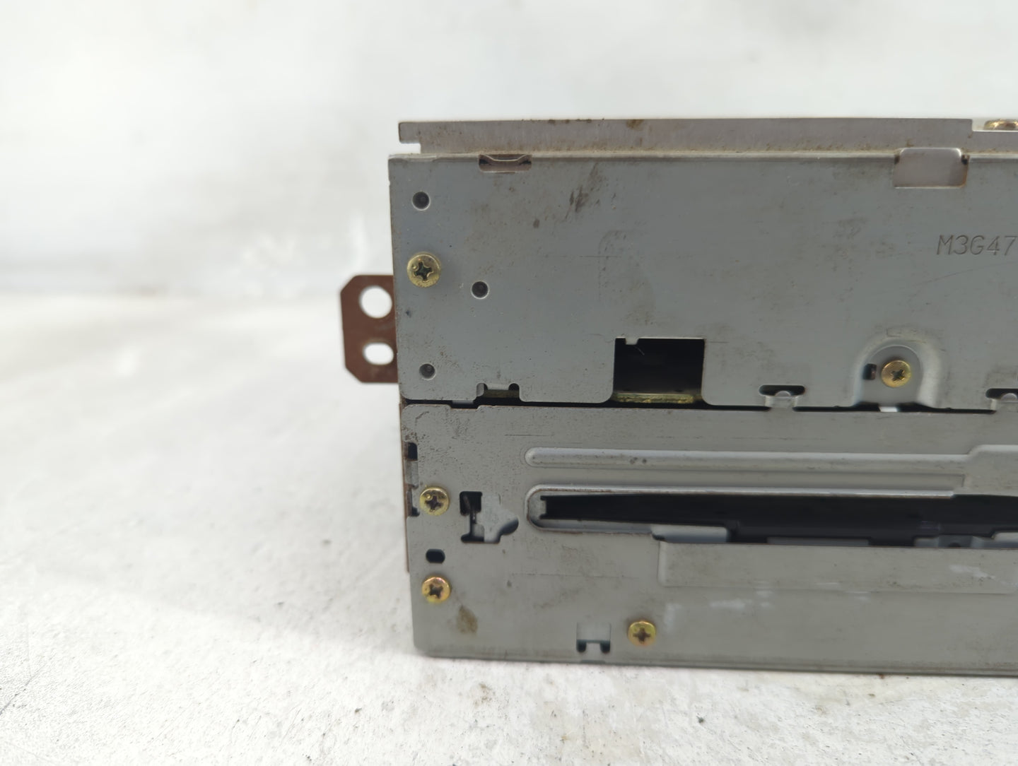 2004 Nissan Armada Radio AM FM Cd Player Receiver Replacement P/N:4NBX 18C815 Fits OEM Used Auto Parts - Oemusedautoparts1.c