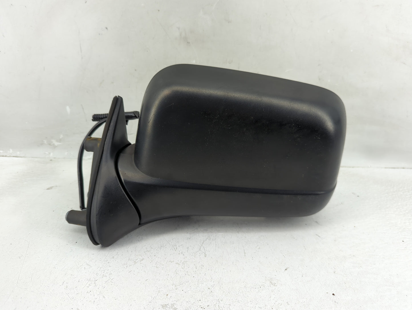 1998-2004 Nissan Frontier Driver Side View Mirror - Left Door Mirror OEM Used - Oemusedautoparts1.com