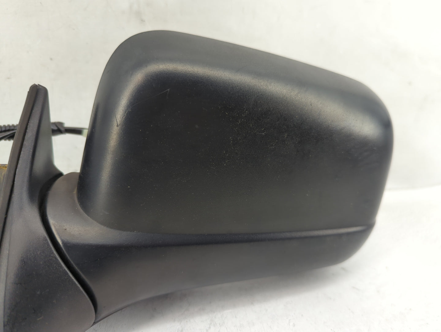 1998-2004 Nissan Frontier Driver Side View Mirror - Left Door Mirror OEM Used - Oemusedautoparts1.com