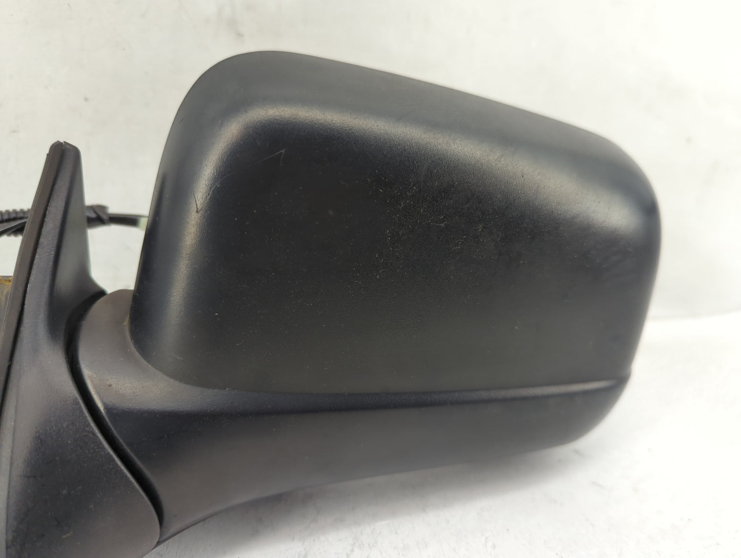 1998-2004 Nissan Frontier Driver Side View Mirror - Left Door Mirror OEM Used - Oemusedautoparts1.com