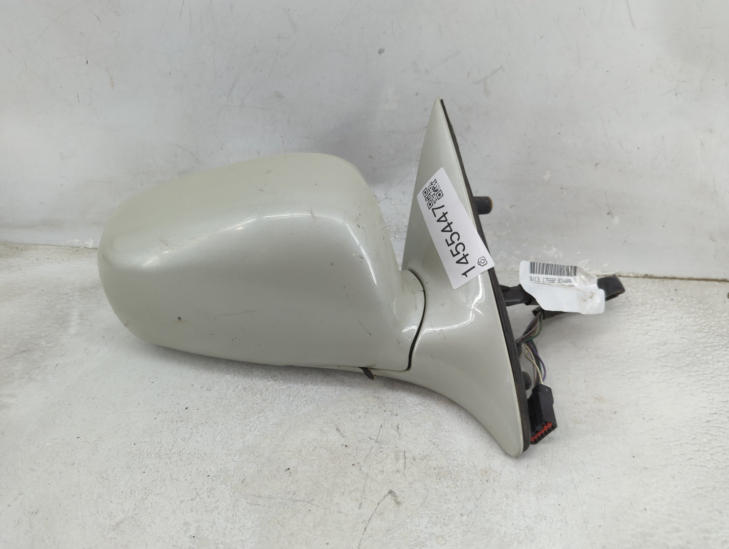 2000-2004 Nissan Frontier Passenger Side View Mirror - Right Door Mirror OEM Used - Oemusedautoparts1.com